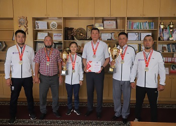 Биздин окутуучулар чемпион!