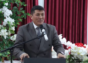 Кымбаттуу апалар, асылзат айымдар! Урматтуу Ош технологиялык университетинде эмгектенип жаткан эжелер, карындаштар!